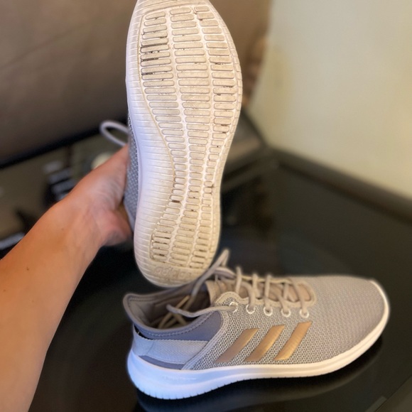 Womens adidas. Memory foam - Picture 3 of 4